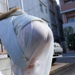 ＜盗撮＞ 大きなお尻にパンティラインくっきりの若妻達が見せつけ誘惑してくる！こっそり見てるのがバレたらデカ尻広げてアナル舐めさせビッチに豹変してケツ穴ヒクヒク丸出しSEXでイキまくり！！ 『FANZA』