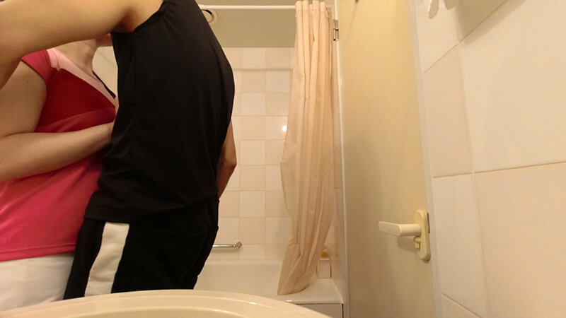 ＜盗撮＞ 【やっぱり運動部は性欲猿】テニス部女子が先輩と【素朴系・巨乳...