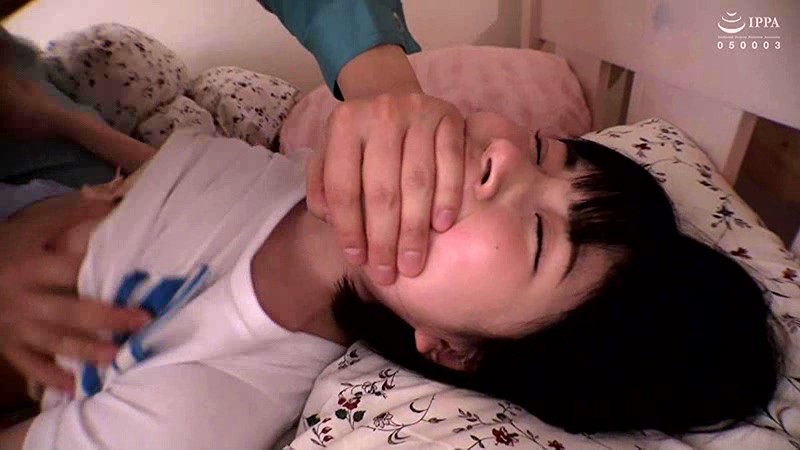 ＜盗撮＞ 締めの中出しで未来ある人生を台無しにしてやろうとすると、さっ...