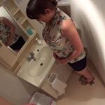 ＜盗撮＞ 本番NGの熟女デリヘル嬢に 媚薬を塗った極太チ●ポを素股させてみました 4 『FANZA』