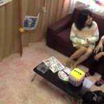 ＜盗撮＞ ヤれると噂のJKコミュ店にガチ潜入！裏オプ交渉なんて知らない子のほうが意外とゴム無し挿入でヤれたりする。 『FANZA』