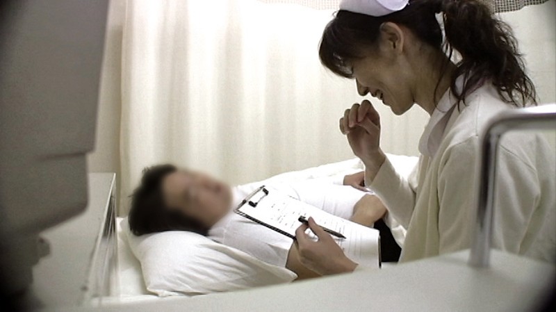 ＜盗撮＞ 入院中の男性治療の一環！？看護婦のおばさんはしつこく頼めば性...