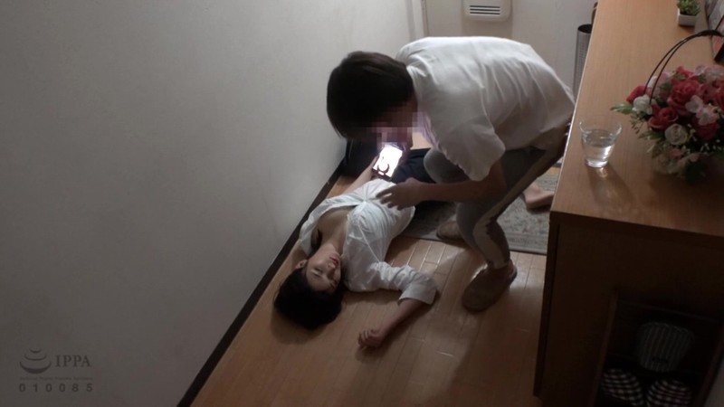 ＜盗撮＞ 睡眠薬で巨乳の姉を眠らせて妊娠するまで中出し射精を繰り返す弟...