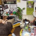 ＜盗撮＞ イケメンが熟女を部屋に連れ込んでSEXに持ち込む様子を盗撮したDVD。71～強引にそのまま中出ししちゃいました～ イケメンにハマってしまった熟女が超美人の友達を連れて戻ってきました！ワイワイたこパ～大乱交スペシャル！！ 『FANZA』