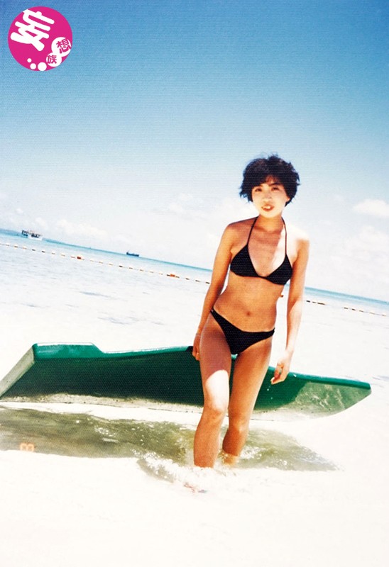 ＜盗撮＞ 伸びる長乳首熟女 55歳 倉田江里子 『FANZA』