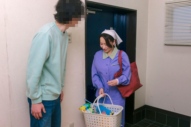 ＜盗撮＞ 「本当に童貞なの…？」家事代行のパートさんに童貞のフリして ...