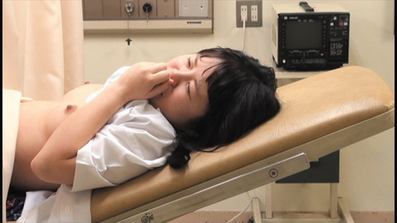 ＜盗撮＞ 悪徳エロ医師盗撮 敏感制服美少女の感じ過ぎちゃうわいせつ産婦...