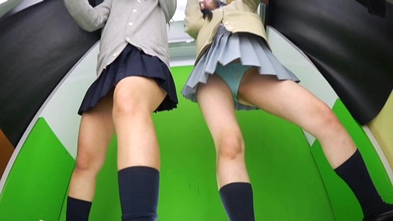 ＜盗撮＞ 女子校生逆さ撮りプ○クラパンツ丸見え盗撮2 『FANZA』