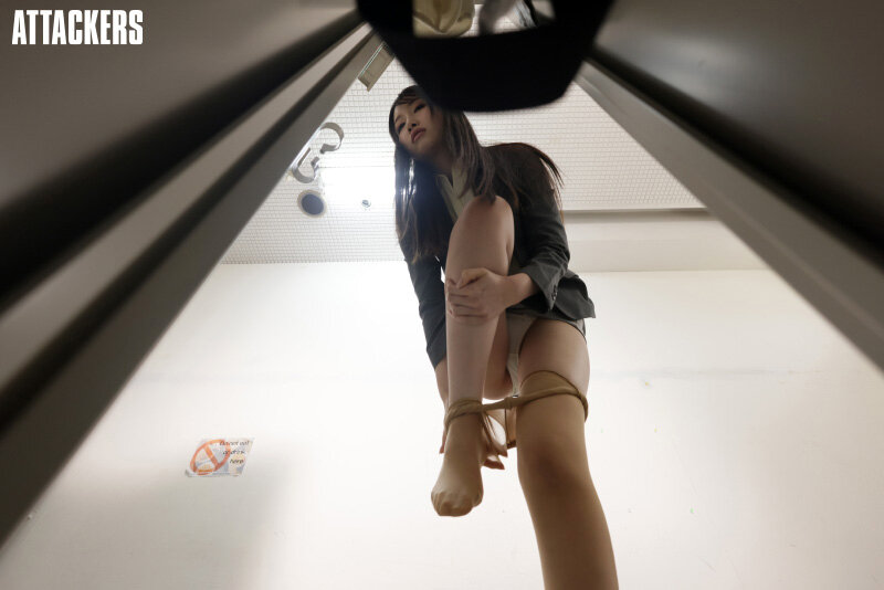 ＜盗撮＞ オフィスレディの湿ったパンスト 香椎花乃 『FANZA』