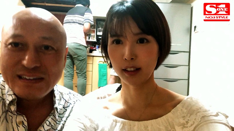 ＜盗撮＞ 僕が不在の2日間、彼女が他の男と朝から晩までヤリまくっていた...