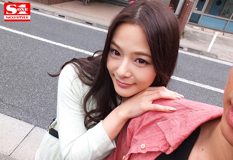 ＜盗撮＞ 僕が不在の5日間、彼女が他の男と朝から晩までヤリまくっていた...