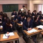 ＜盗撮＞ 「○校教師だから撮れた！ラブラブ女子校生の校内イチャつき手コキをのぞく」 『FANZA』