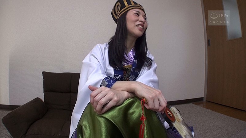 ＜盗撮＞ 三国志熟女 この美熟女は三国志をアツく語りたいんです！ 井上...