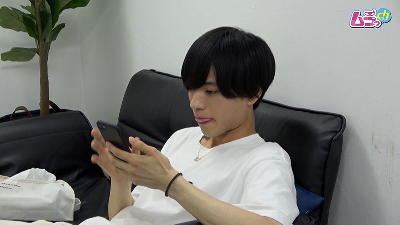 ＜盗撮＞ オトコノコのオナニー エイジ君22歳 『FANZA』