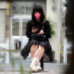 ＜盗撮＞ 痴●電車＃021 触られてビクッ！とっても敏感なウブなハーフ女子 『FANZA』