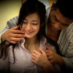 ＜盗撮＞ 欲求不満のセックス大好き熟女とホテルの部屋で…強引な愛撫に快感を抑えきれず股間をトロトロにしてイキまくる濃厚交尾！ 『FANZA』