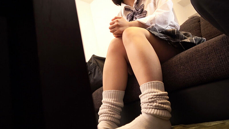 ＜盗撮＞ 裏オプの手コキのあと結局最後までしちゃうお股のゆるいJ●たち...