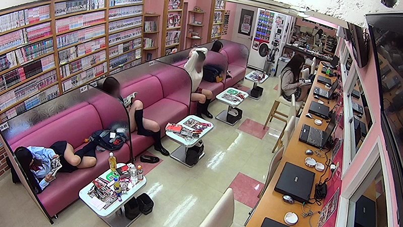 ＜盗撮＞ 都内某所にある出会い喫茶で行われるJK制服イベントに、本物女...