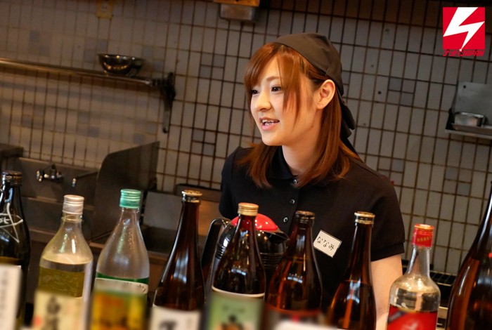 ＜盗撮＞ 東海地方某県で見つけた天使すぎる居酒屋店員さんを1週間かけて...