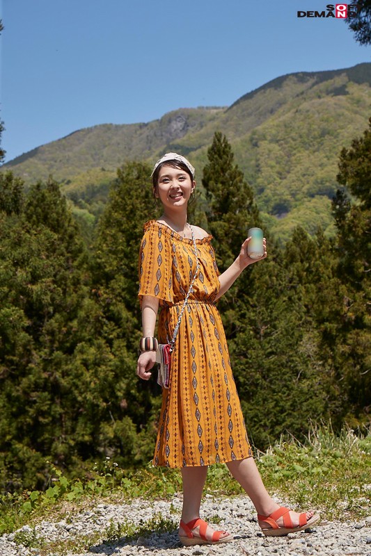 ＜盗撮＞ 超話題のソロキャン女子に密着取材！大自然と人肌に心もアソコも...