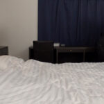 ＜盗撮＞ ホテル盗撮 泥●しサークルの女先輩にホテルで介抱され、寝てる間にチ○ポをしゃぶられ逆夜●い 『FANZA』