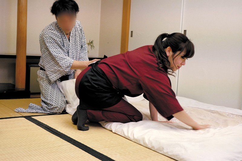 ＜盗撮＞ 意外とヤレる！！地方旅館の仲居のおばさん 『FANZA』