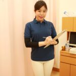 ＜盗撮＞ 尿もれ改善トレーニング中に美人理学療法士がおっぱいを押しつけてくるので勃起が止まらない 『FANZA』