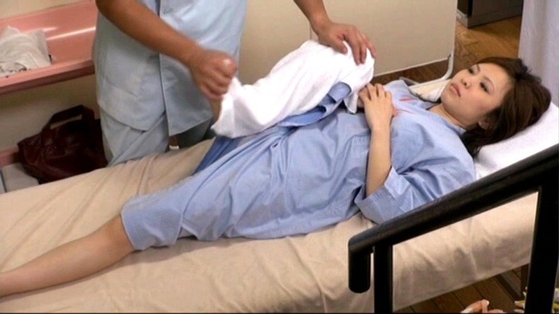 ＜盗撮＞ 夫のすぐ横50cm 人妻悶絶性感マッサージ004 『FANZ...