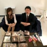 ＜盗撮＞ アンケートと称して街で声をかけ、即席カップルを作り2人っきりでAV観賞をさせて隠し撮りしてみたら… 『FANZA』