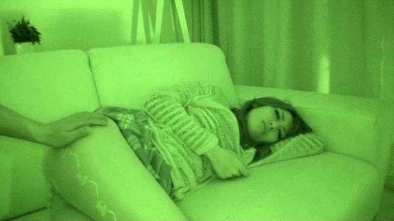 ＜盗撮＞ 泥●して帰って来た姉を●す弟の投稿映像 家庭内盗撮映像 『F...