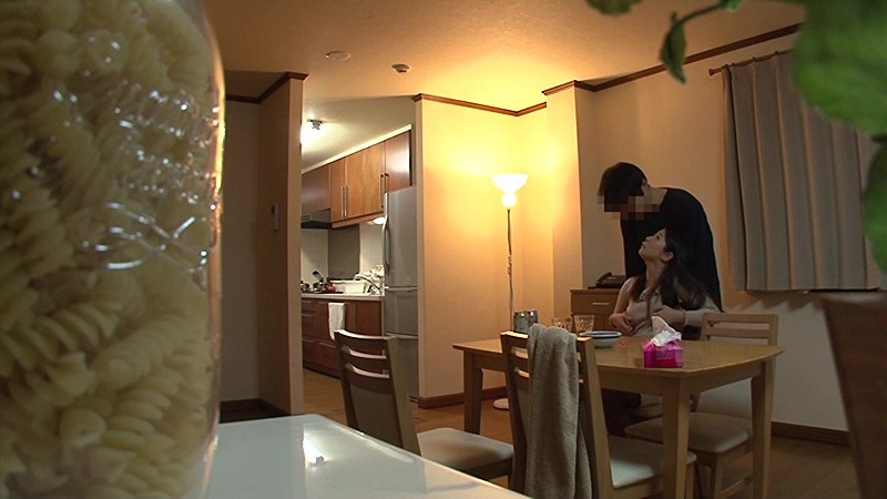 ＜盗撮＞ ネトラレータ 妻が作業員風の男と知らないオヤジに寝盗られてた...