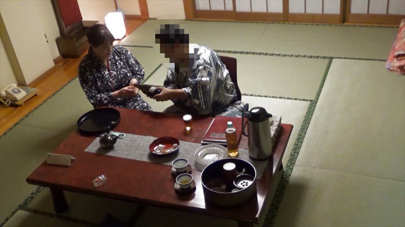 ＜盗撮＞ 盗撮-温泉仲居- 2 『FANZA』