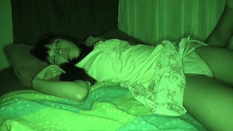 ＜盗撮＞ 夜犯 幼姉 無毛中出し 『FANZA』