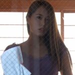 ＜盗撮＞ 窓越しの誘惑 向かい部屋に住む人妻と覗き魔で童貞な僕との筆下しNTR性交 『FANZA』