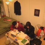 ＜盗撮＞ ニンゲン観察 勉強だけでなくエッチも実戦で練習し経験値を高めあう幼馴染の高○生男女 『FANZA』