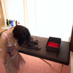 ＜盗撮＞ 整体マッサージに来たOLを媚薬入りオイルのチカラで騙して触りまくってハメまくった無許可中出し映像 Uさん 『FANZA』