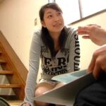 ＜盗撮＞ なぜ健康寝具訪問販売員は幼妻を落とせるのか？ 『FANZA』