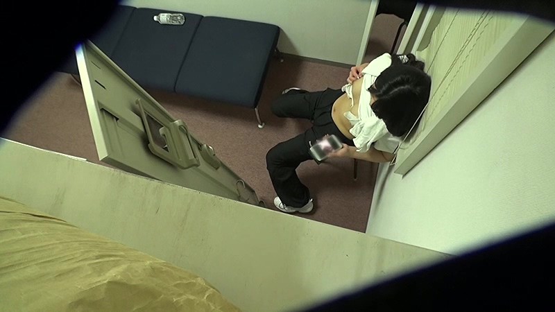 ＜盗撮＞ 会員制フィットネスクラブのインストラクターロッカールーム盗撮...