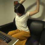＜盗撮＞ ネットカフェでバレないように没頭する素人オナニー動画 『FANZA』