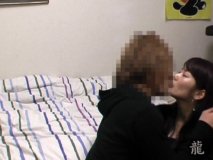 ＜盗撮＞ 盗撮アングル 素人娘の隠撮部屋 潮吹き極上フェロモン！発情交...