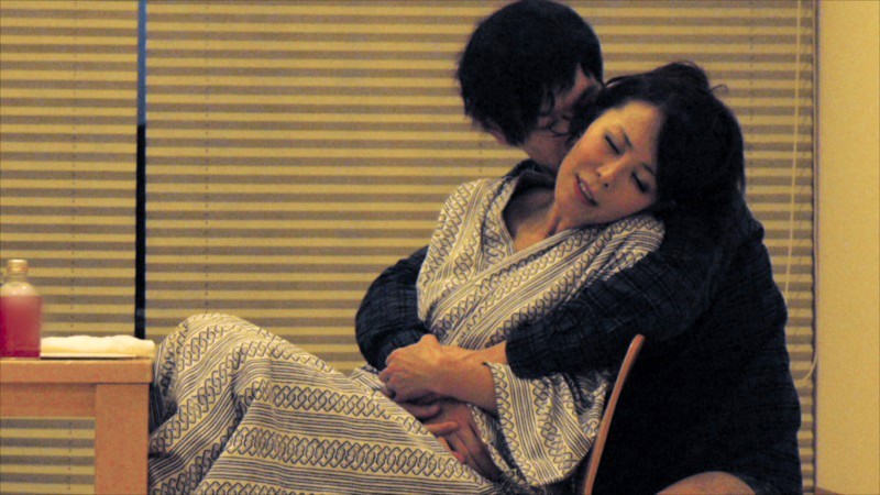 ＜盗撮＞ 「こんな年増のおばさんをからかわないで」年齢の割りにエロイ叔...