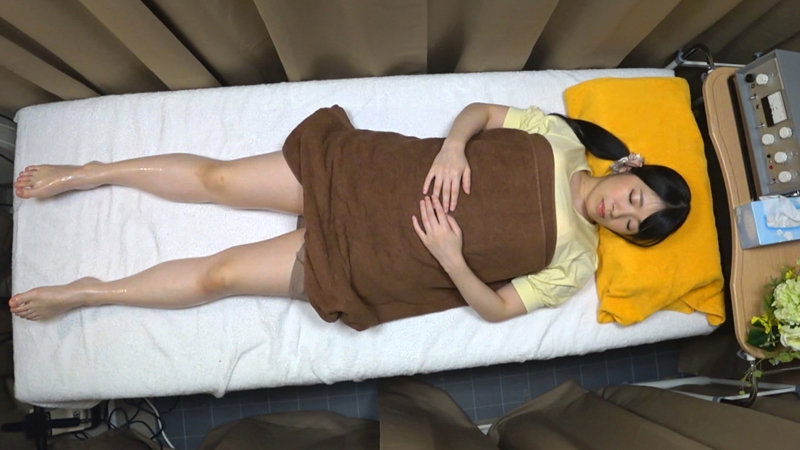 ＜盗撮＞ 痴●マッサージ 整体治療院盗撮 意識朦朧の女子が睡眠姦されハ...