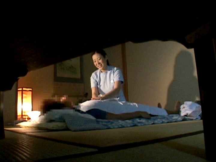 ＜盗撮＞ 厳選！美熟女マッサージ師 お店にナイショでシテあげる 3時間...