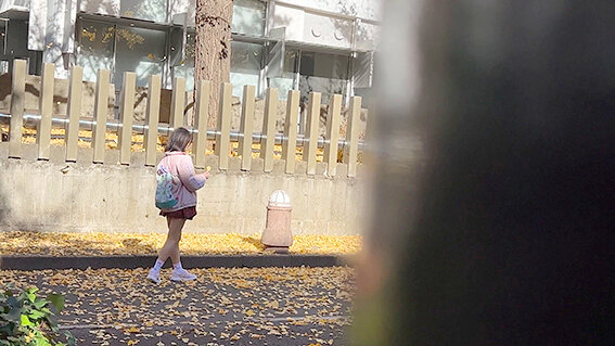 ＜盗撮＞ つきまとい07 褐色の肌に口をぽかんと開けてふらふら歩きなが...