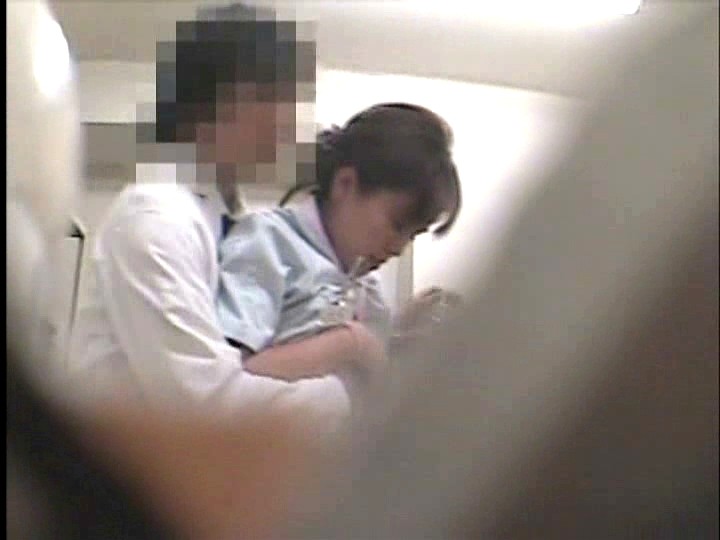 ＜盗撮＞ 流出実録映像！盗撮マニアの医師達が職権濫用で看護婦をレ●プ！...