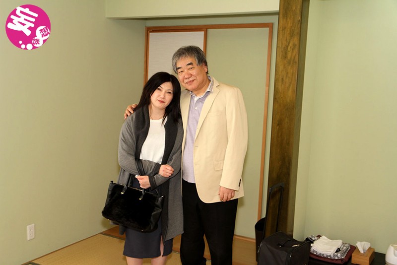 ＜盗撮＞ 熟年カップルの熱愛不倫旅行Vol.3 『FANZA』