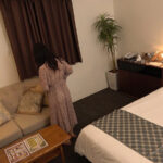 ＜盗撮＞ ホテル盗撮 清楚な女が超タイプのイケメンにナンパされ、ラブホで人生はじめてのお持ちかえられSEX 『FANZA』