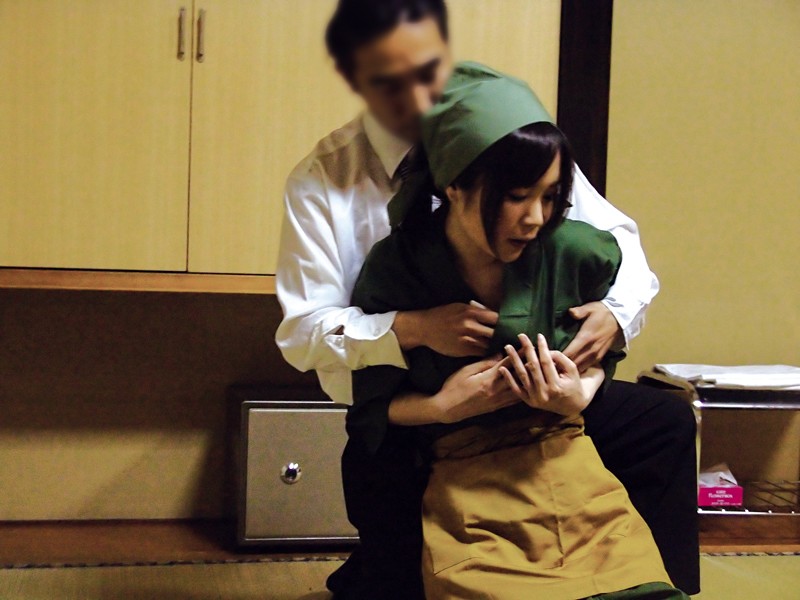 ＜盗撮＞ 地方旅館の仲居さん 口説いてみたら意外とヤレる！？ 13名2...