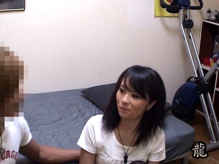 ＜盗撮＞ 盗撮アングル 素人娘の隠撮部屋 潮吹き美乳Dカップ 妖艶腰使...