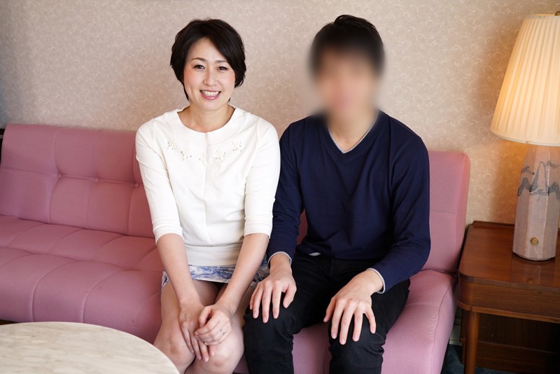 ＜盗撮＞ 「母親を興奮させてどうするの？」息子の勃起に欲情した母親が本...